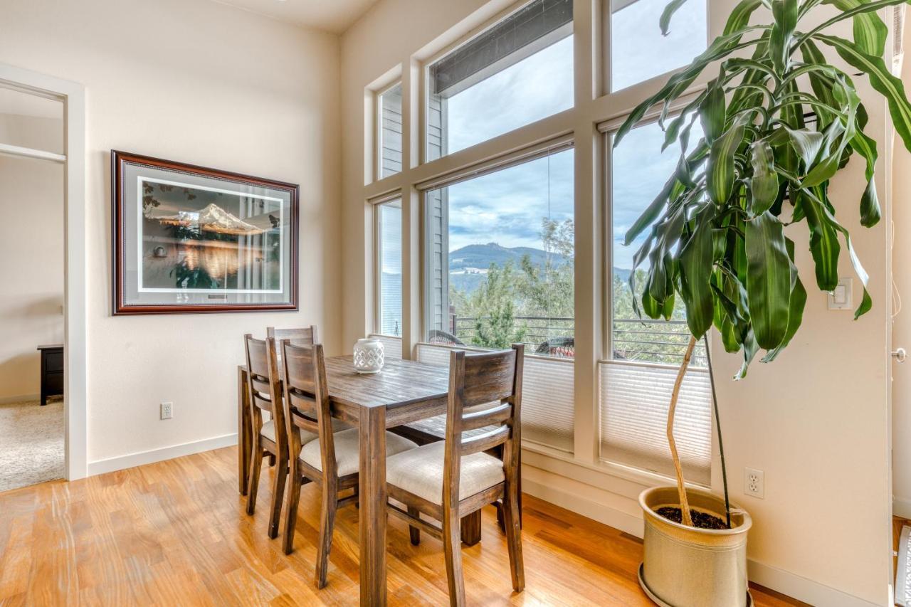 Mt Adams River View House Hood River Bagian luar foto
