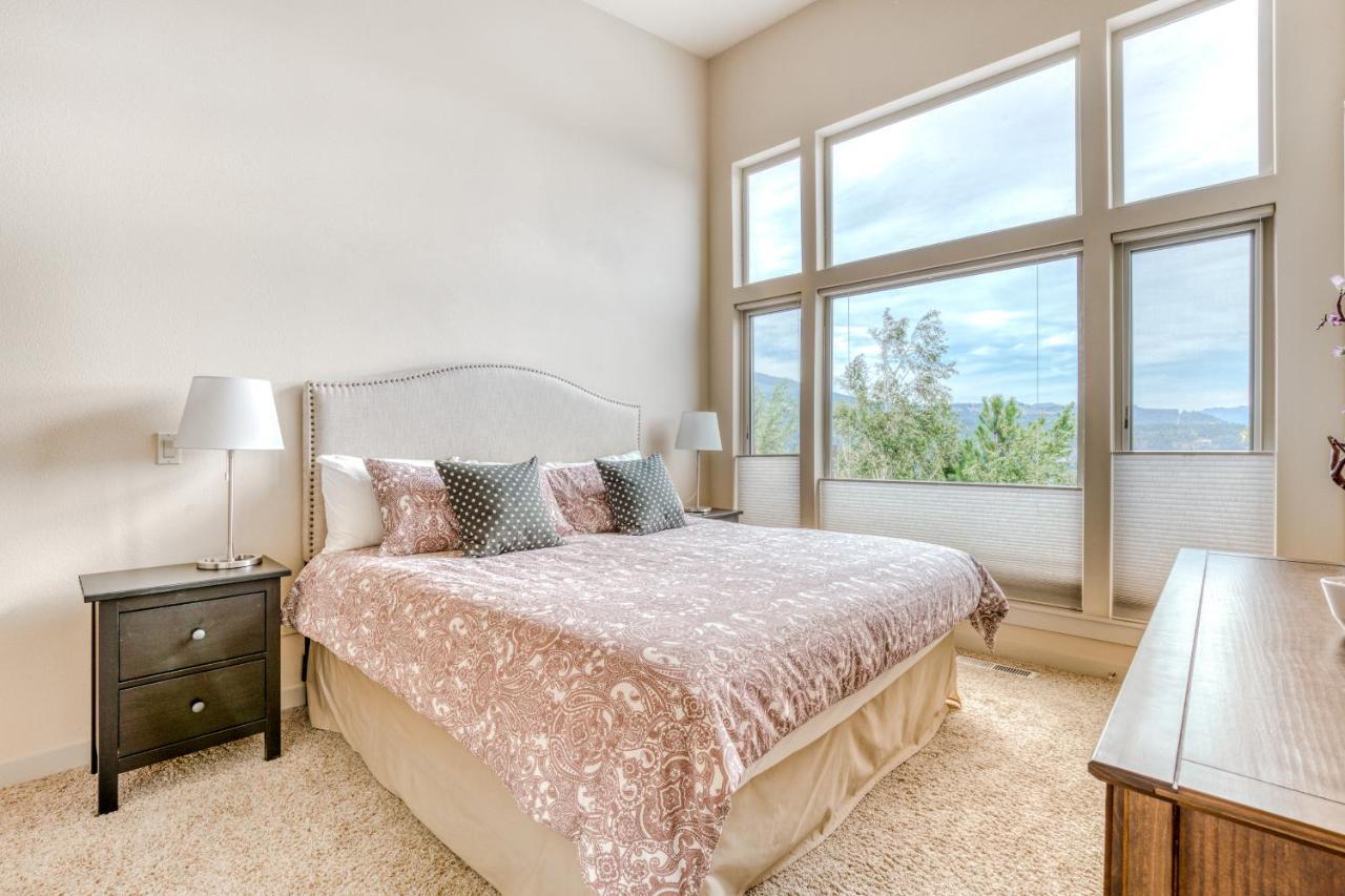 Mt Adams River View House Hood River Bagian luar foto
