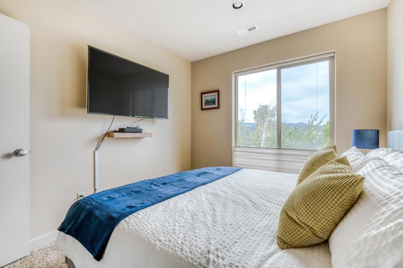 Mt Adams River View House Hood River Bagian luar foto