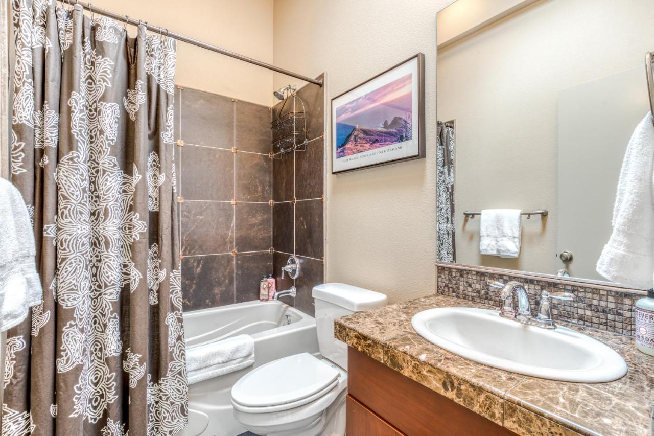 Mt Adams River View House Hood River Bagian luar foto