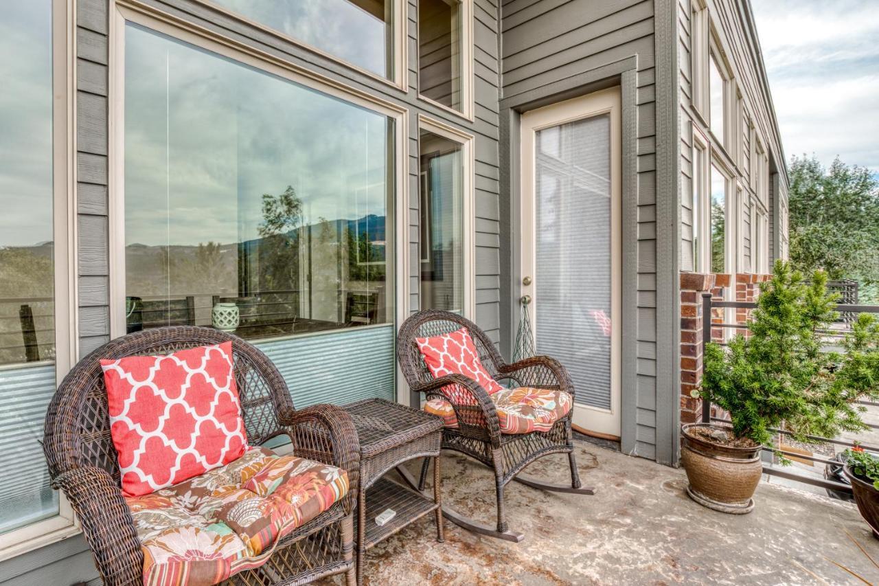 Mt Adams River View House Hood River Bagian luar foto